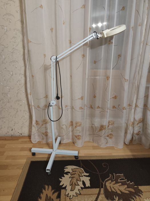 Лампа Лампа Уно косметологическая лампа