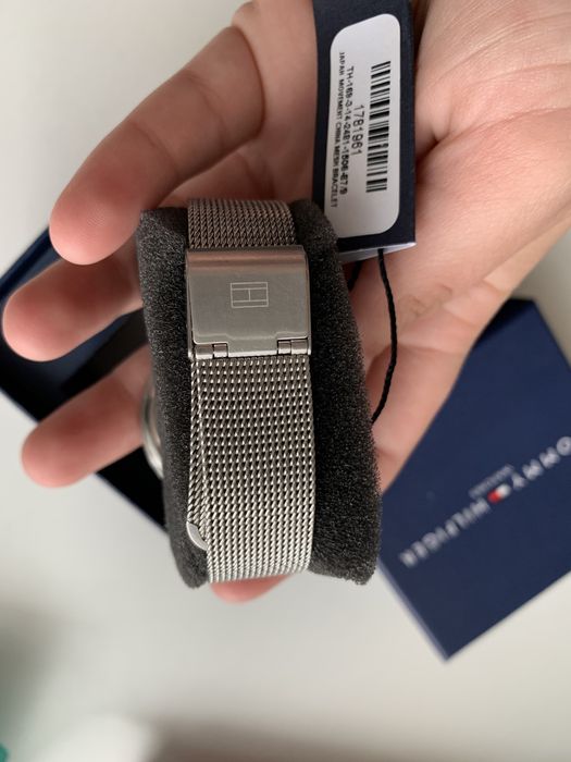 Часы Tommy Hilfiger