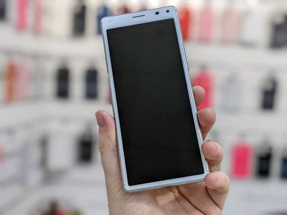 Телефон Sony Xperia 8 902SO 4/64Gb White