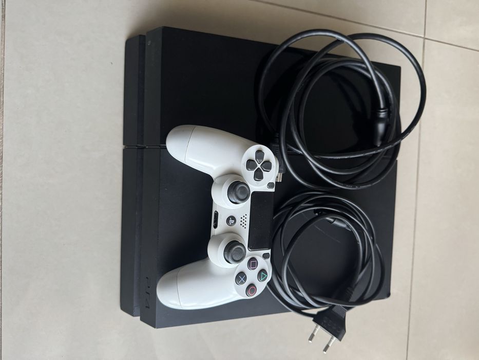 Ps4 500G ( ler descriçao )