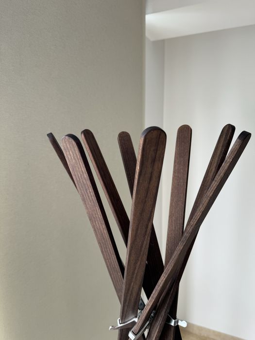 Cabide design, original, em madeira