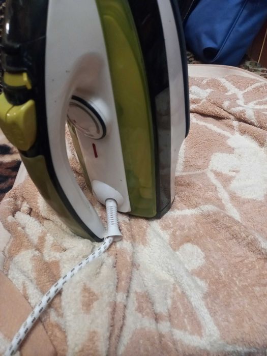 Якісна велика керамічна праска Camry CR 5025