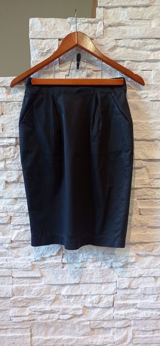 Elegancka czarna spódnica