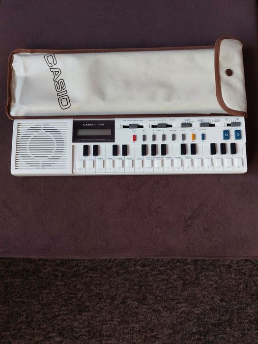 CASIO カシオ VL-TONE VL-1 専用ソフトケース有り CASIO VL-TONE VL-1＜ケース・取説・メロディー集付き＞カシオ