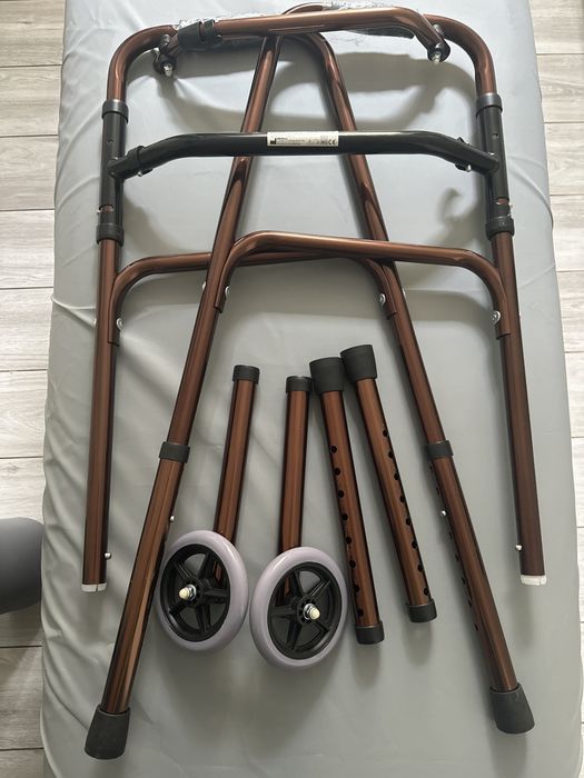 Balkonik w miedzianym  kolorze