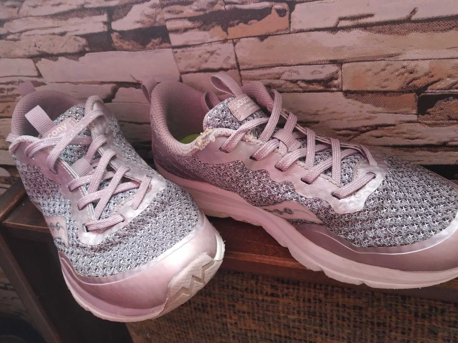 Кроссовки для девочки Saucony Liteform Feel