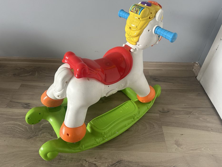 Konik na biegunach dla dziecka
