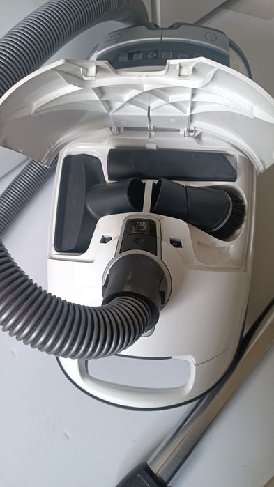 Пилосос Miele S8340