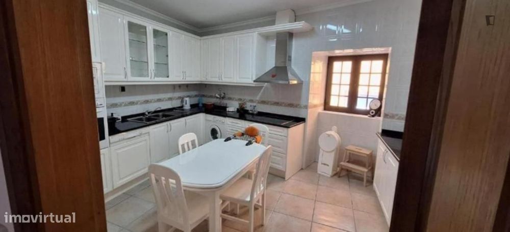 Casa com 3 quartos - localizado em Braganca