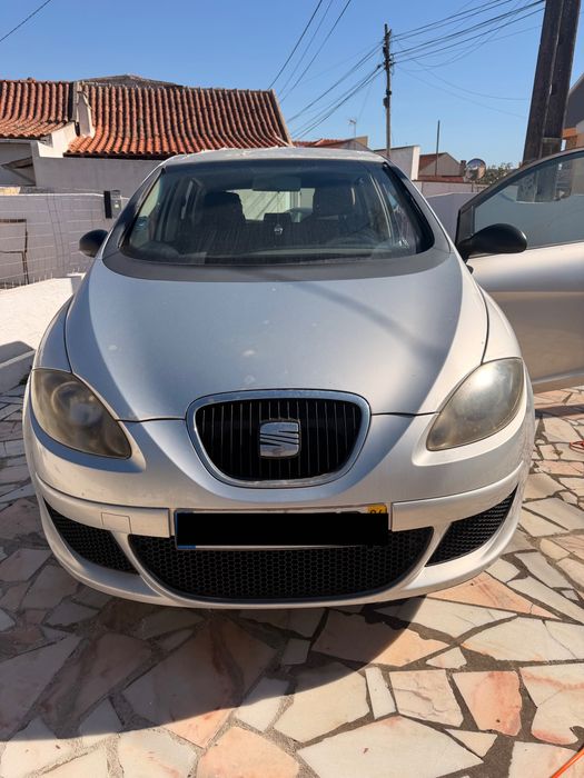 Um carro Seat Altea 2010