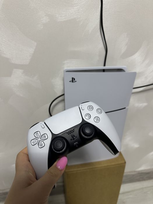 PS5 Digital як нова + 2 геймпади