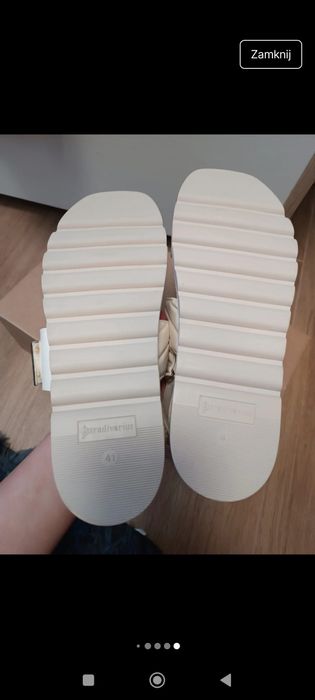 Sandały kremowe Stradivarius