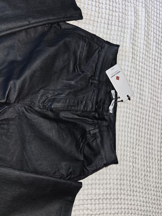 Spodnie Volcano 38 czarne woskowane wiskoza