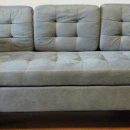 Sofá de 3 lugares acolchoado