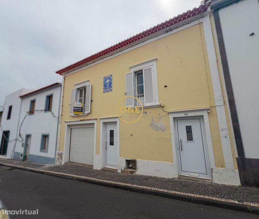 Moradia V3 Centro da Ribeira Grande.