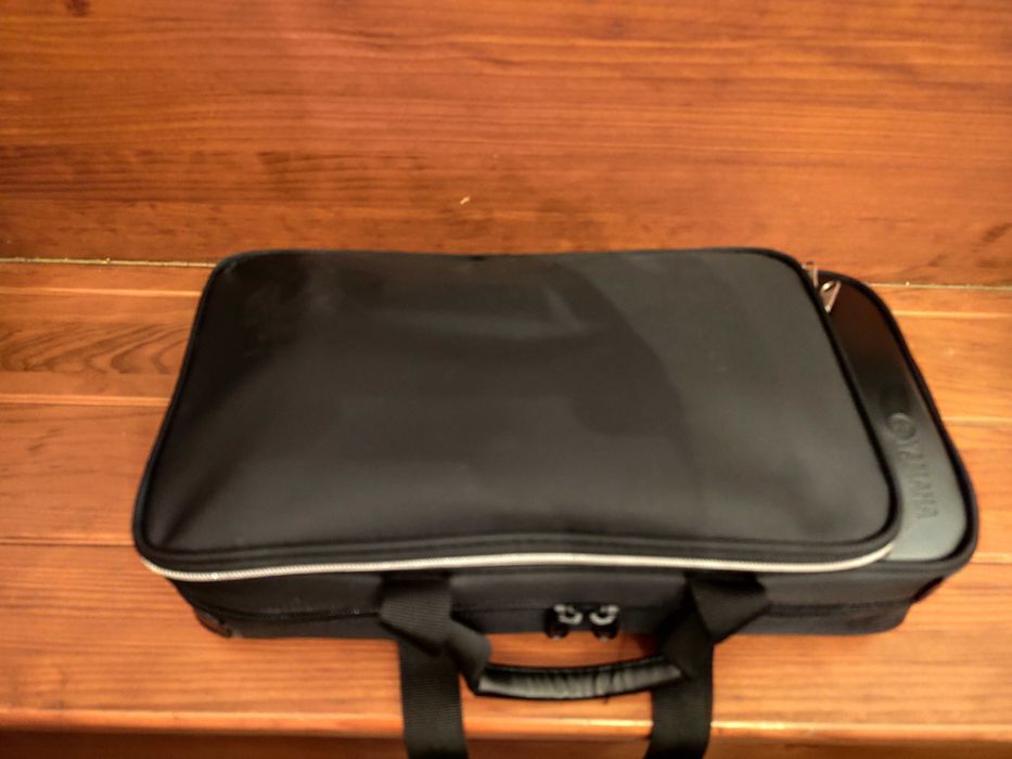 Clarinete Yamaha em Sib YCL-CSGIIIL