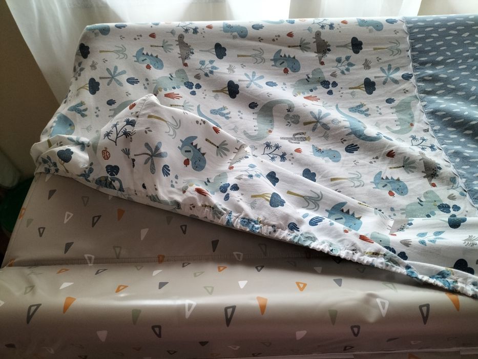 Muda-Fraldas com banheira