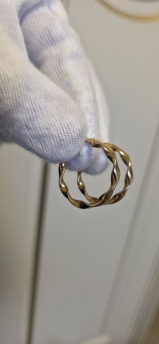 Золоті сережки  .