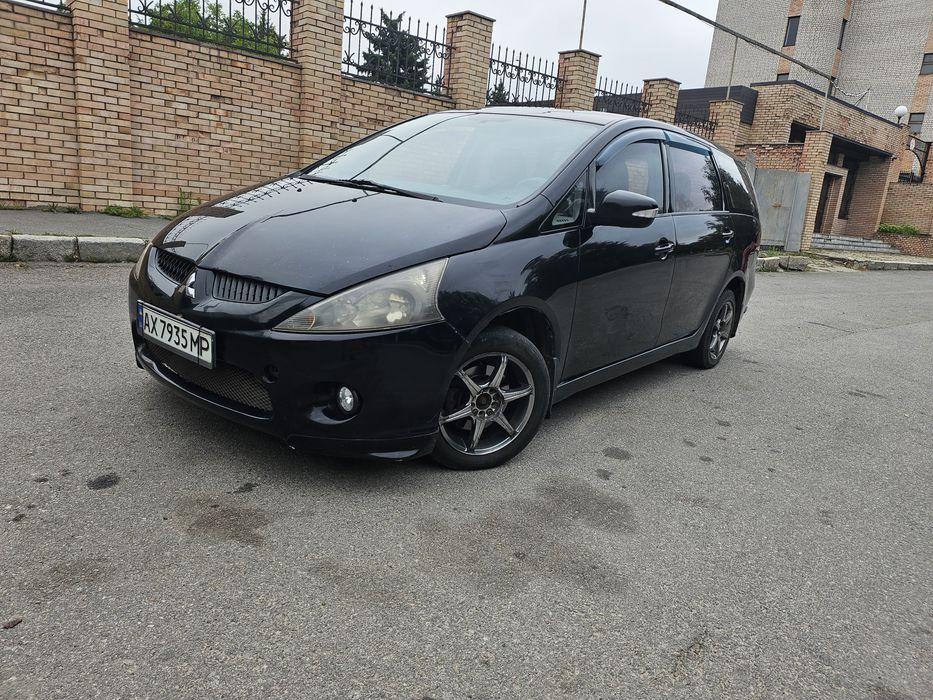 Продам или обменяю Mitsubishi grandis 7 мест