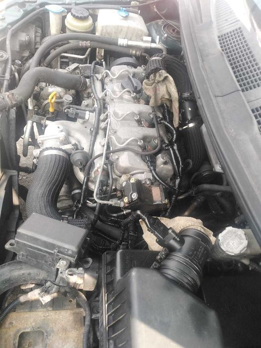 PARA PEÇAS Kia Carens II 2.0 Crdi de 2002 com 113 cv