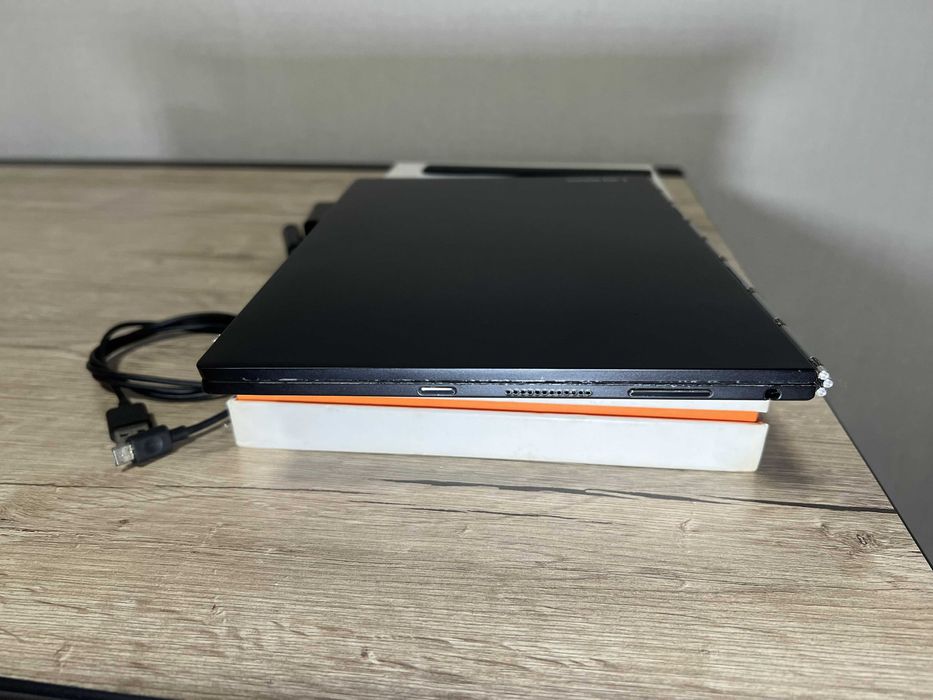 Lenovo Yoga Book YB1-X91L LTE 4/64GB Windows | 2-в-1 трансформер