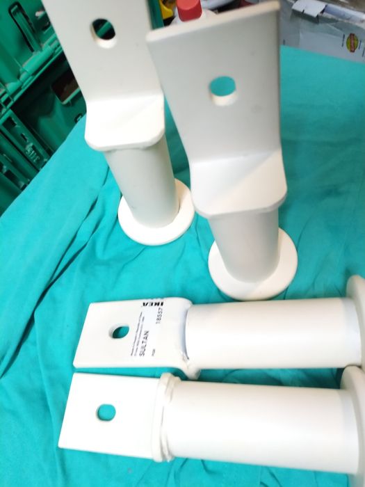 Sultan suportes  IKEA tenho (6) caixas  com 4  10€
