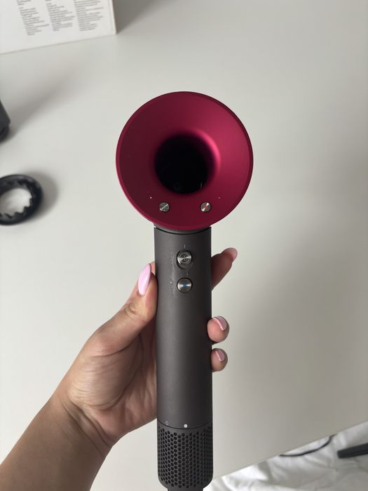 Secador de cabelo Dyson Supersonic com caixa e acessorios originais!