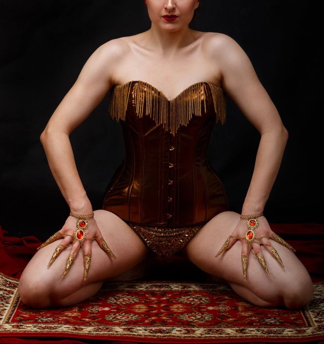 Gorset burleska taniec pokaz show teatr modelujący overbust