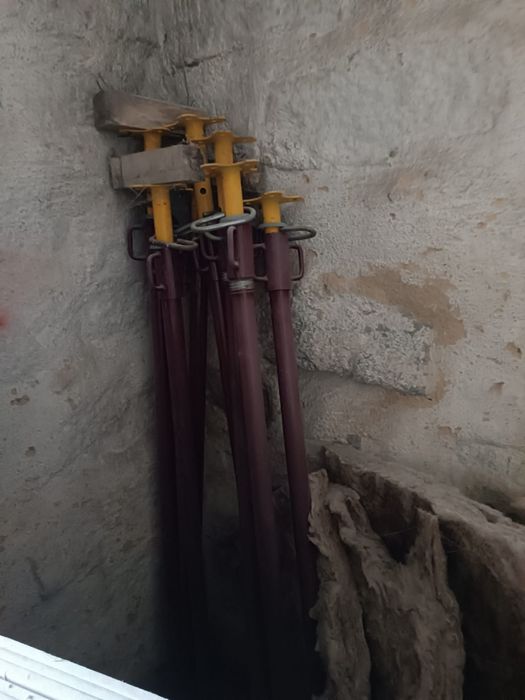 Escoras Metálicas Ajustáveis de Obra - 12€ cada