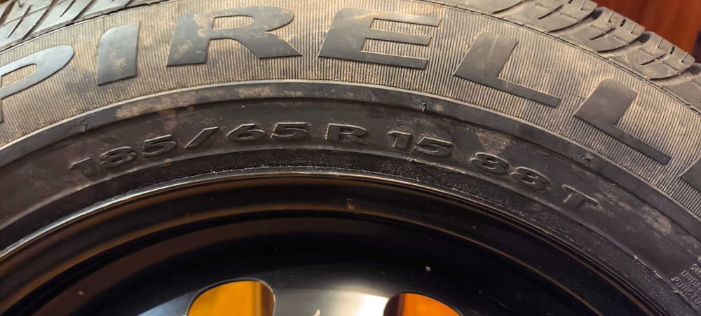 PNEU COM JANTE NOVO 185 / 65 / R15