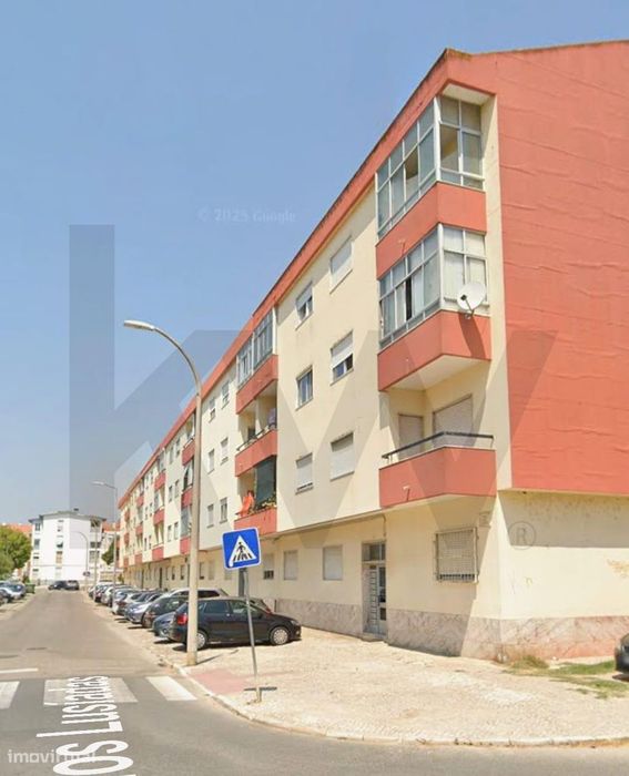 Apartamento T2 com Arrecadação na Urbanização da Fazendinha, Moita