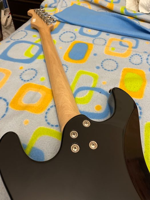 Guitarra Aria STG-Series