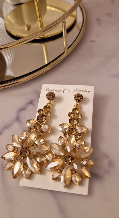 Nowe kolczyki balowe zwisające złote