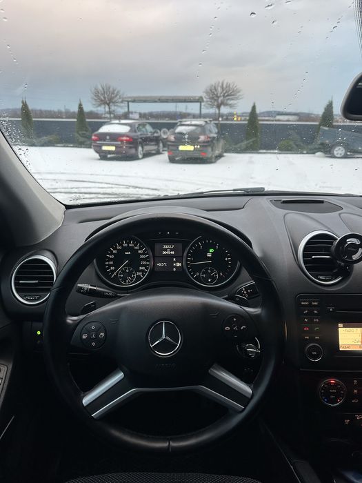 Mercedes Benz ML300CDI