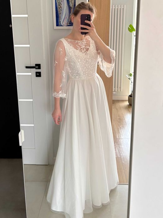 Nowa, klasyczna  suknia ślubna