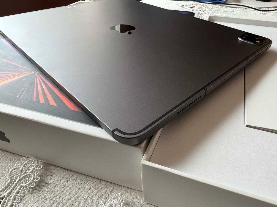 Apple iPad Pro 12,9" 5 gen M1 128GB Cellular klawiatura ZAGG