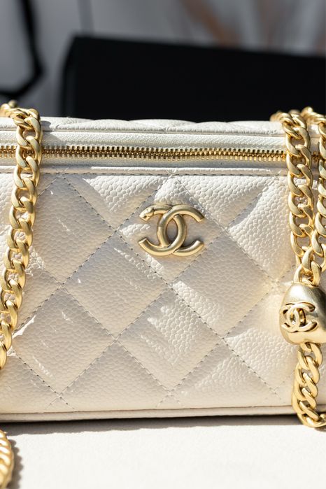 Сумка Chanel Vanity Case бежева