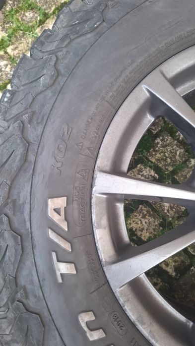 Jantes e pneus . Tudo em bom estado. Jantes  r16