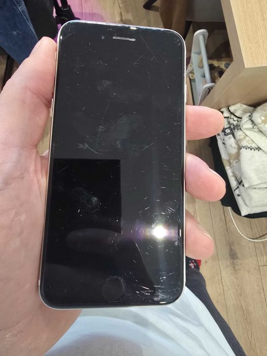 Smartfon APPLE iPhone SE 2022 64GB