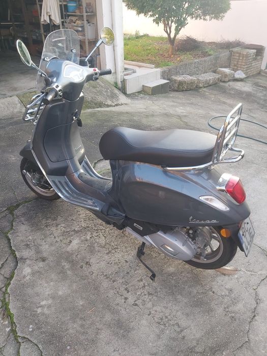 Vespa Primavera Touring