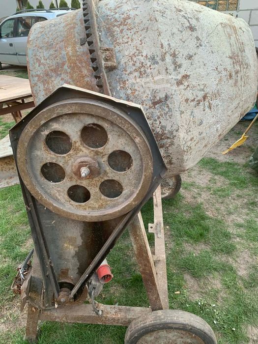 Betoniarka 250 l, silnik 380V