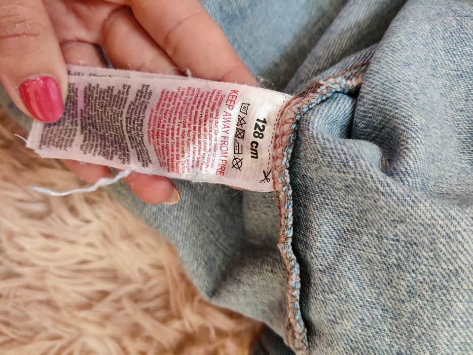 Sprzedam koszulkę na wzrost 128 cm.