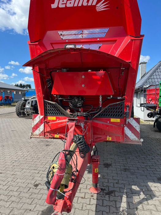 Wynajem rozrzutnika Jeantill