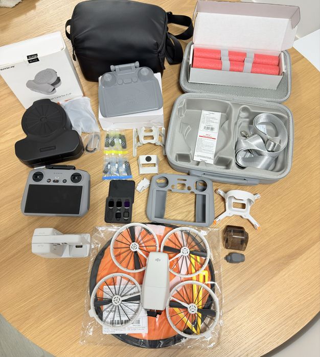 Drone DJI Flip Fly More Combo  com RC 2 + 12 acessórios “COMO NOVO”