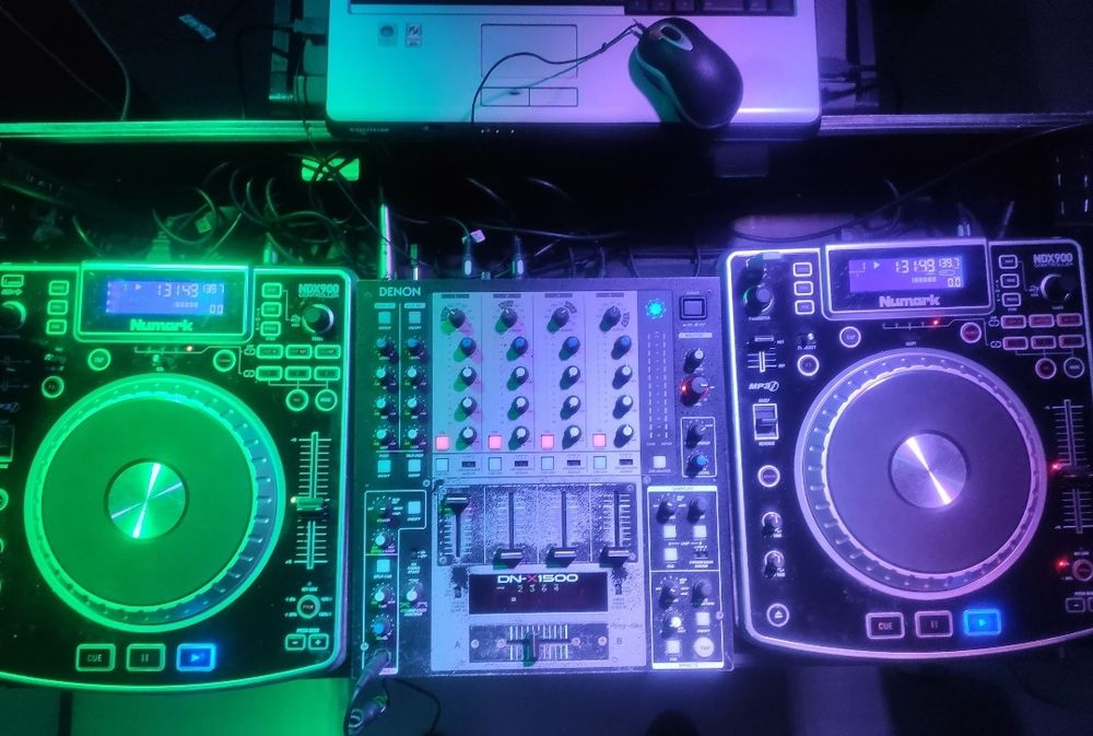 Sprzęt dj-ski, Mikser i playery.