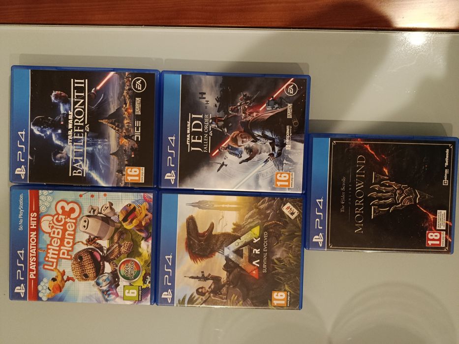 Ps4 pro 1tb com 2 comandos e 10 jogos