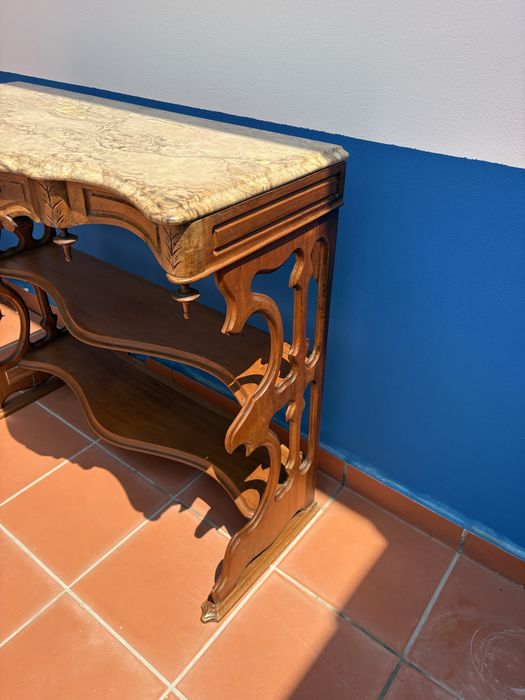 Movel em estilo Luís XV/Rococó