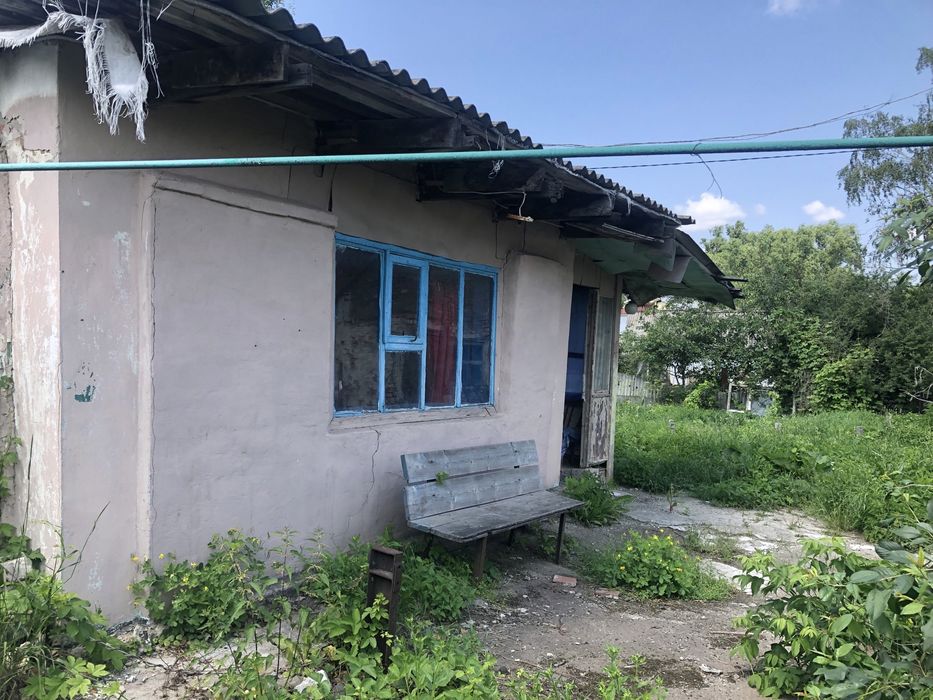 Продам будинок 70 км.від м.Києва в смт.Брусилів з газом та світлом