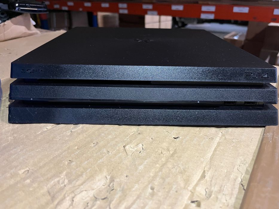 Ps4 Pro 1TB + 1 Comando + 6 jogos