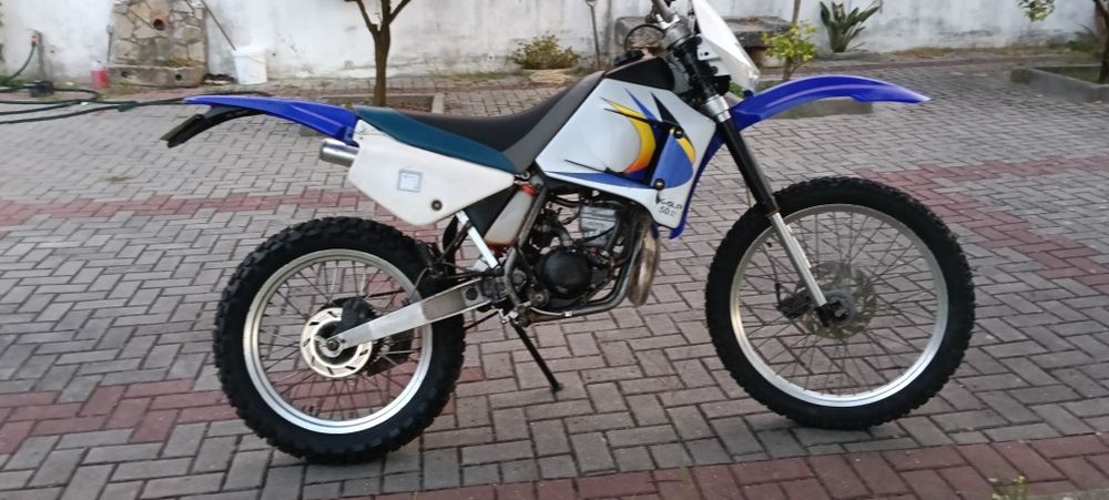 Moto AJP 50 estimada
